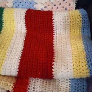 Yellow green white red blue throw